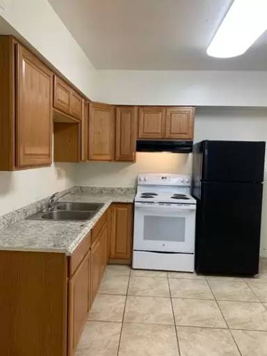 Main picture of 37 University Dr