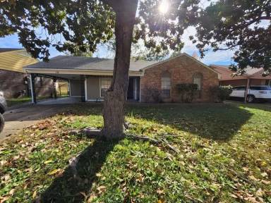 Main picture of 19 Sullivan Dr