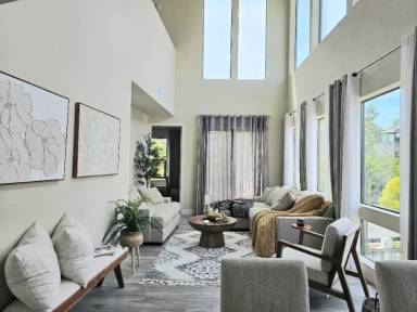Main picture of 8536 Aspect Dr