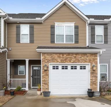 Main picture of 1808 Fox Den Way