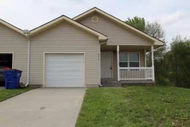 Main picture of 2602 Deerfield Blvd