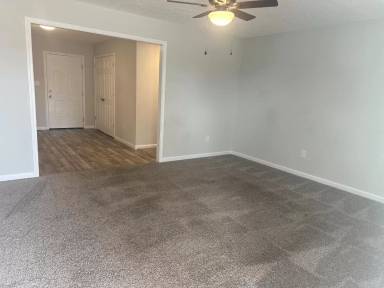 Main picture of 300 Peach St