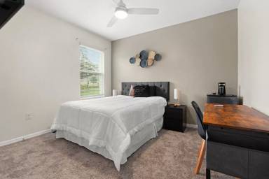 Main picture of 4931 NE 14th Pl