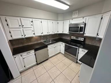 Main picture of 220 Wilshire Dr