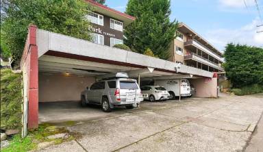 Main picture of 825 W Nickerson St