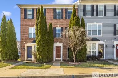 Main picture of 618 Cawley Dr