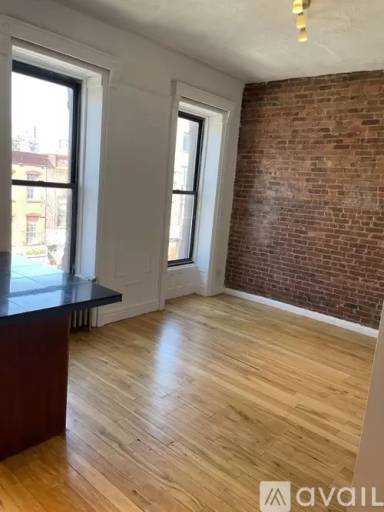 Main picture of 1047 Bedford Ave