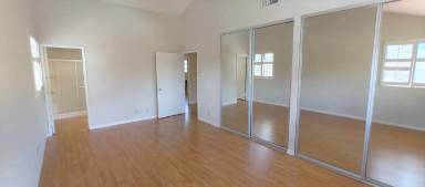 Main picture of 3224 Caminito Ameca