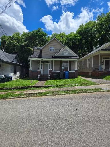Main picture of 1110 E 5th St