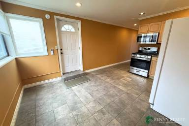 Main picture of 72 Crestview Ave