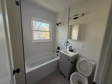 Main picture of 427 Chatham Rd