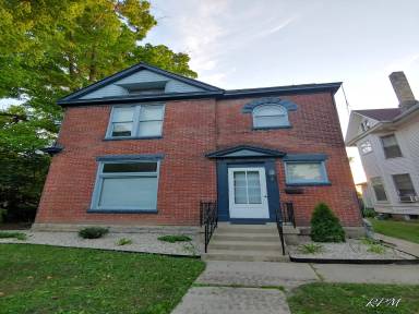 Main picture of 70 1/2 S 18th St