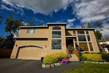 Main picture of 16439 Mills Park Cir