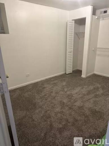 Main picture of 4422 S Saint Lawrence Ave