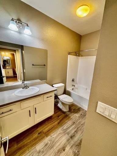 Main picture of 840 Palm Ave
