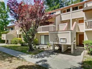 Main picture of 39910 Fremont Blvd