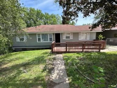 Main picture of 515 S. Forest Ave Independence, MO 64054