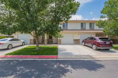 Main picture of 2475 Theresea Ln