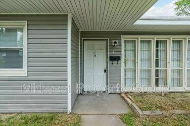 Main picture of 17 Marquette Dr