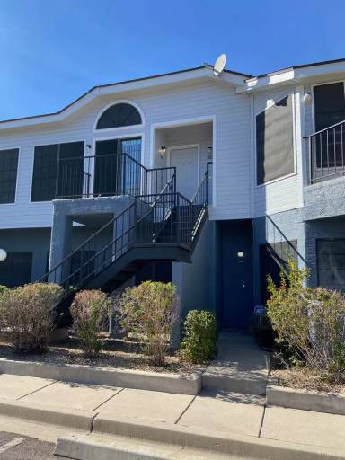 Main picture of Village Square Condominiums