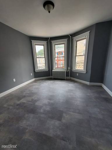 Main picture of 147 Beech St