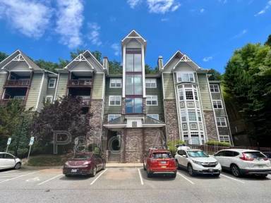 Main picture of 2000 Olde Eastwood Village Blvd