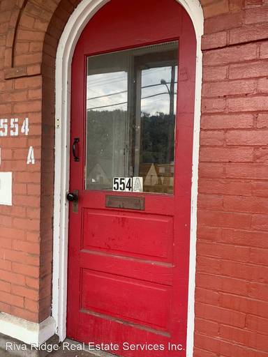 Main picture of 554 Middle Ave