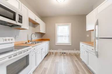 Main picture of 1113 N Oxford St