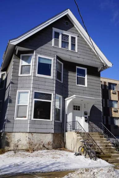 Main picture of 444 W Mifflin St