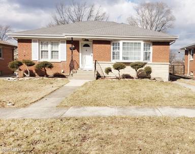 Main picture of 11026 Burns Ave