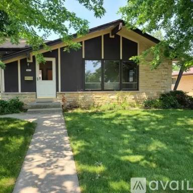 Main picture of 3415 S 43rd St