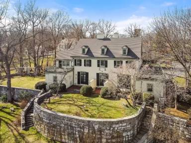 Main picture of 385 Sherwood Ave