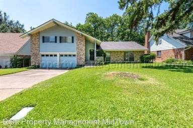 Main picture of 1216 Academy Dr