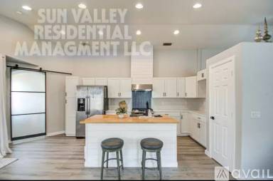 Main picture of 17526 W Coyote Trail Dr