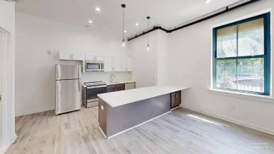 Main picture of 70 Roseville Ave