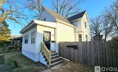 Main picture of 421 Walker St