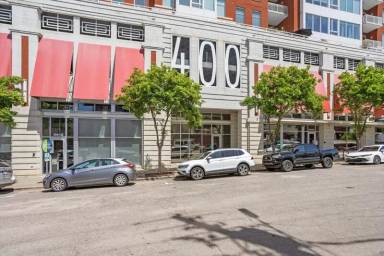 Main picture of 400 W North Street Apartments