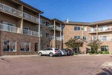 Main picture of MacArthur Square