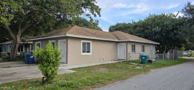 Main picture of 2401 NW 80th St