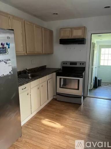 Main picture of 535 W Market St