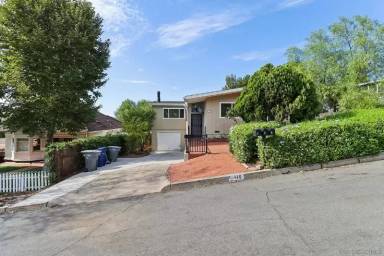 Main picture of 118 W 8th Ave
