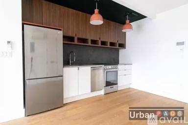 Main picture of 824 Lexington Ave