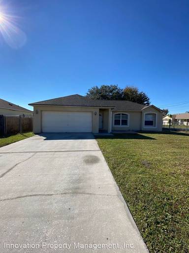 Main picture of 718 Paris Dr