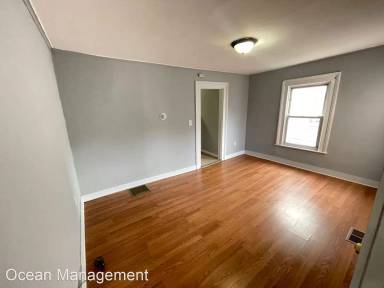 Main picture of 21 Button St