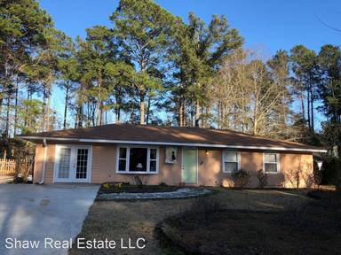 Main picture of 402 E Bedford Rd