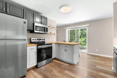Main picture of 3295 Emerson Ave