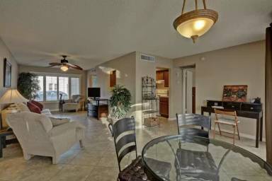 Main picture of 907 E Michigan Ave