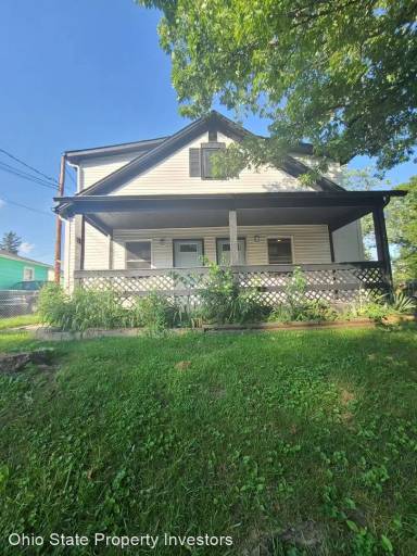 Main picture of 194 S Oak St