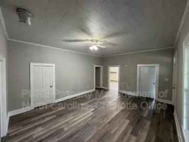 Main picture of 330 N Depot St
