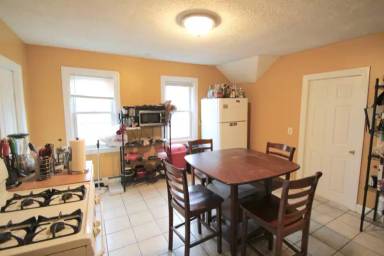 Main picture of 138 Penn St
